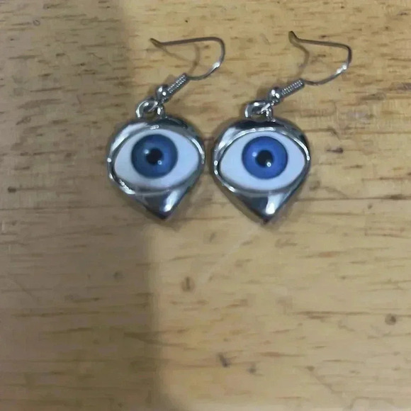 Blue eyes earrings - Picture 3 of 3